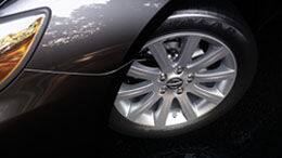 2014 Chrysler 200 Touring 17 inch aluminum wheels
