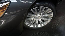 2014 Chrysler 200 Convertible Limited 18 inch alum polished wheels