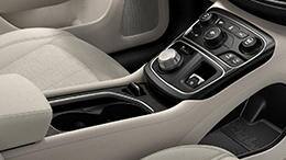 2015 Chrysler 200 Limited ergonomic center console