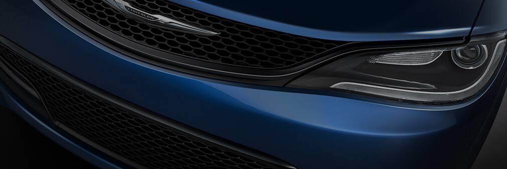 2015 Chrysler 200 grill and headlight