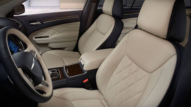 2015 Chrysler 300C Platinum Seats