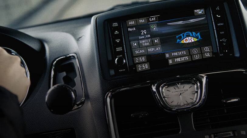 2015 Chrysler Town and Country Technology Sirius