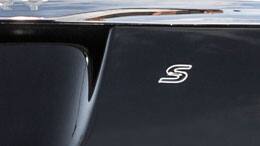 2015 Chrysler Town and Country S Badging