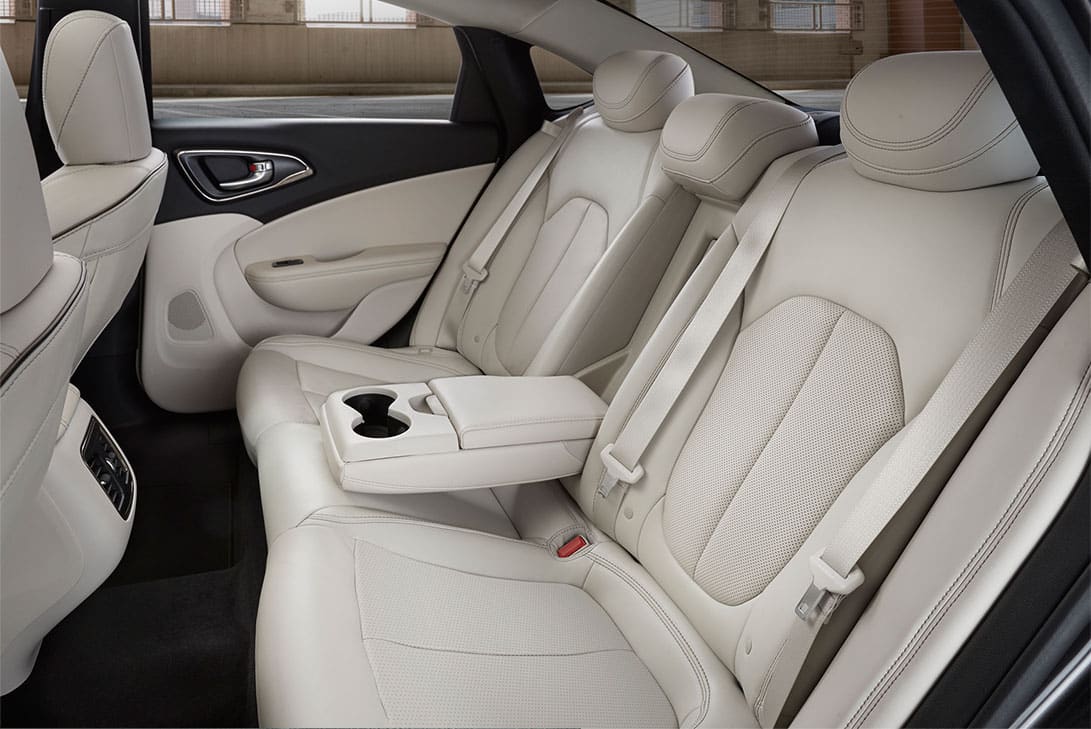 Compare ford fusion and chrysler 200 #3