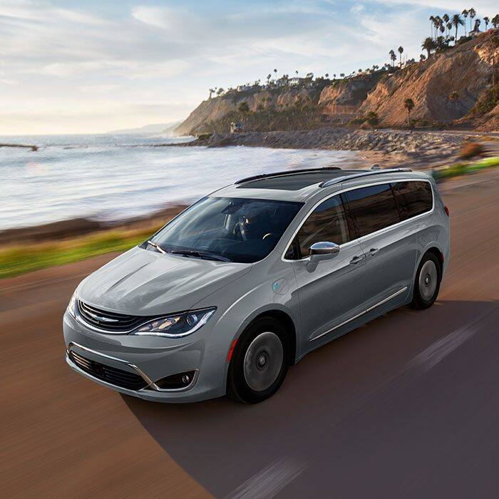 2019 Chrysler Pacifica Hybrid Fuel Efficient Minivan Display