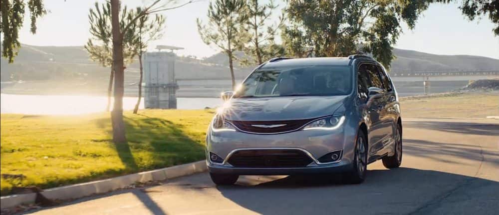 2019 Chrysler Pacifica Best New Family Car Image