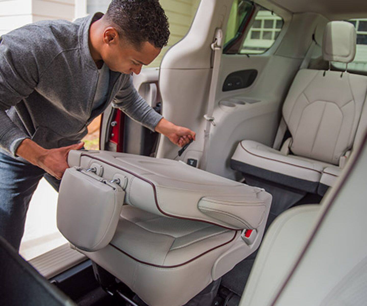 2019 Chrysler Pacifica Best New Family Car Give Your Back A Break