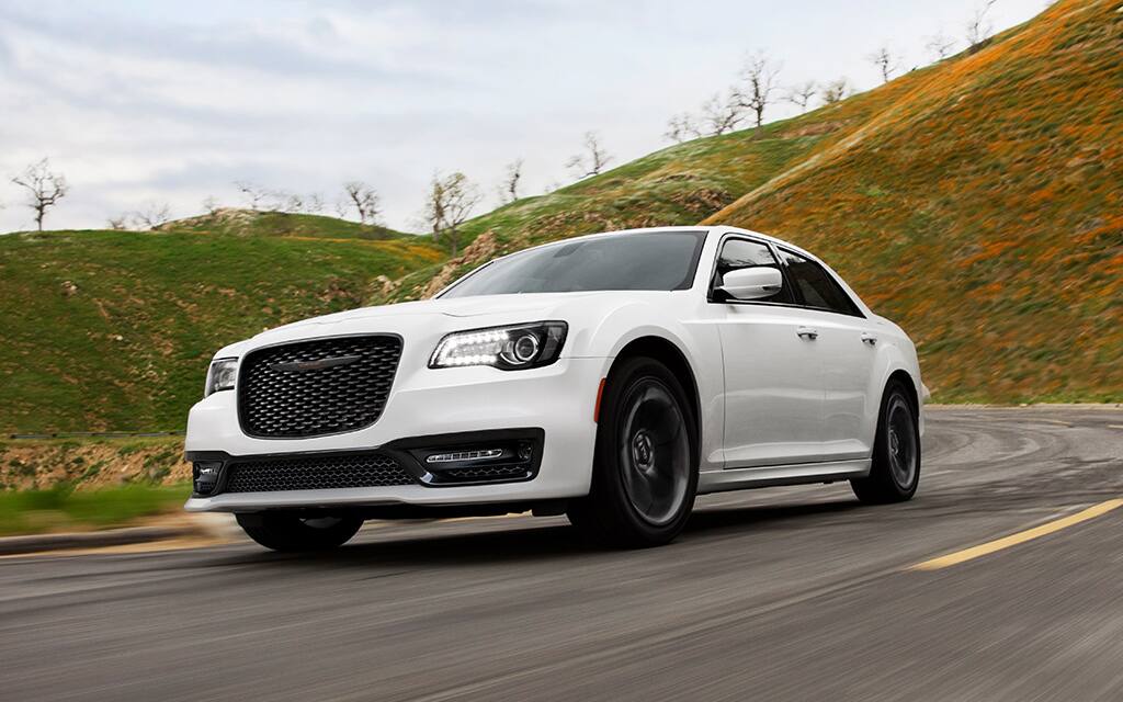 2020 Chrysler 300 Performance | Engine, MPG & more