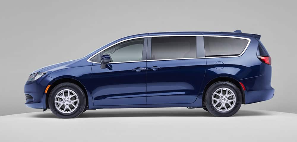 2020 Chrysler Voyager | 7 Passenger Minivan