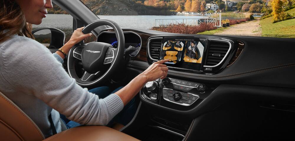 2021 Chrysler Pacifica Awd Chrysler Minivan