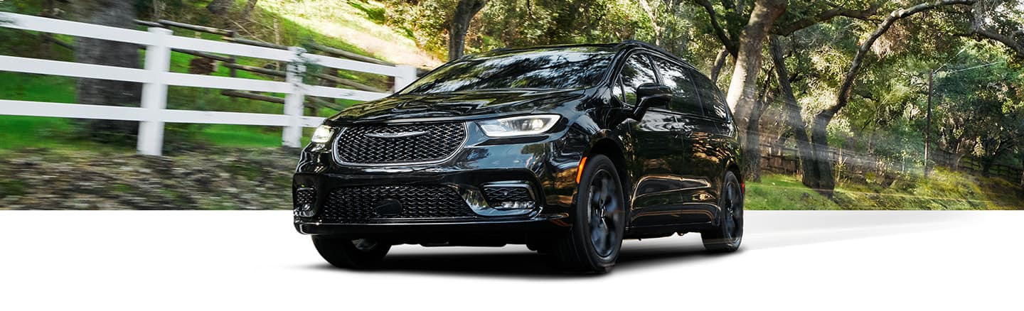 chrysler pacifica standard features