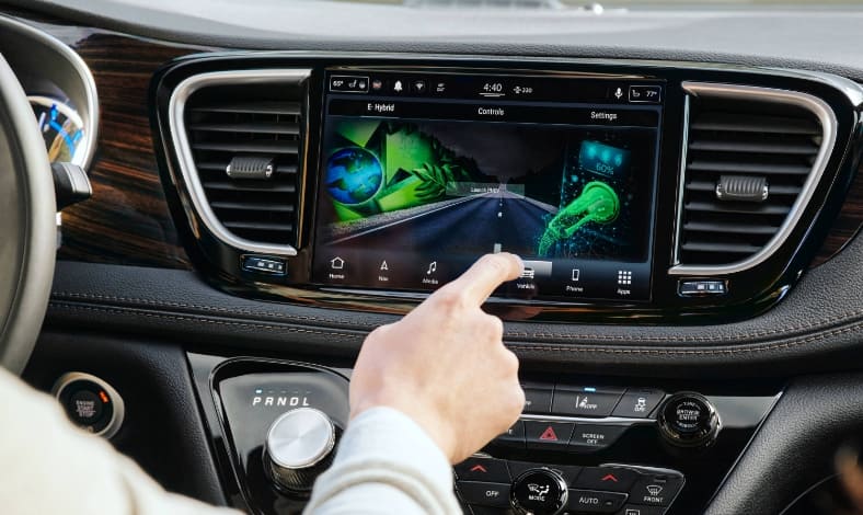 2023 Chrysler Pacifica Plug In Hybrid Minivan