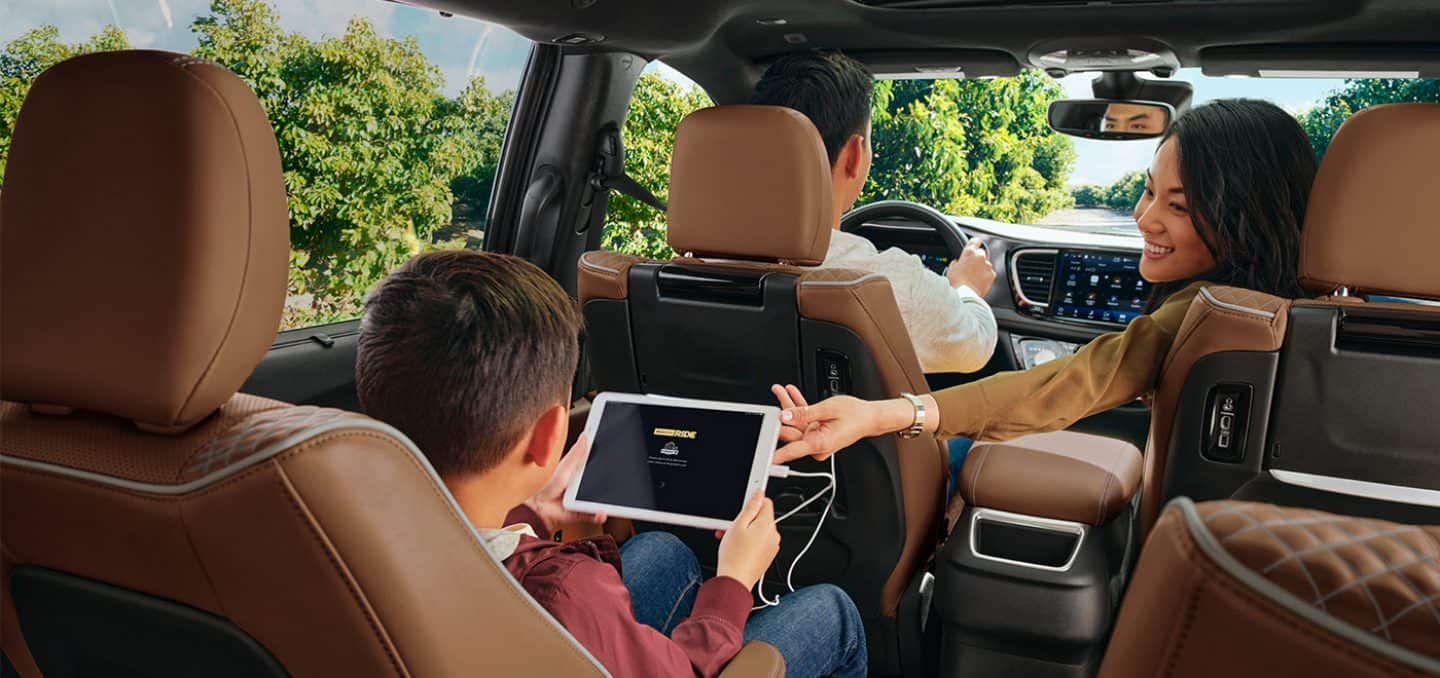 2025 Chrysler Pacifica Interior Pics