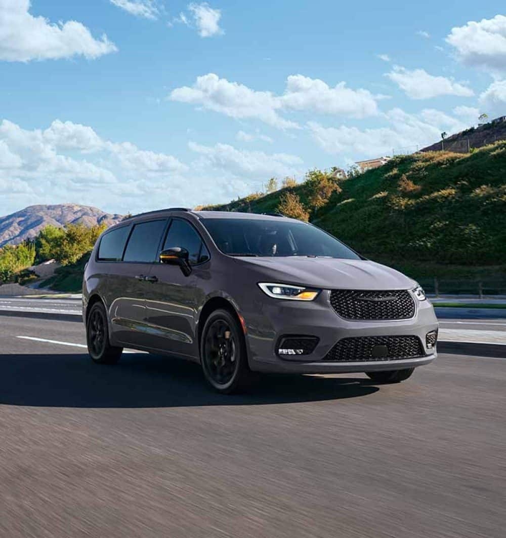 2024 Chrysler Pacifica Gallery View Minivan Images