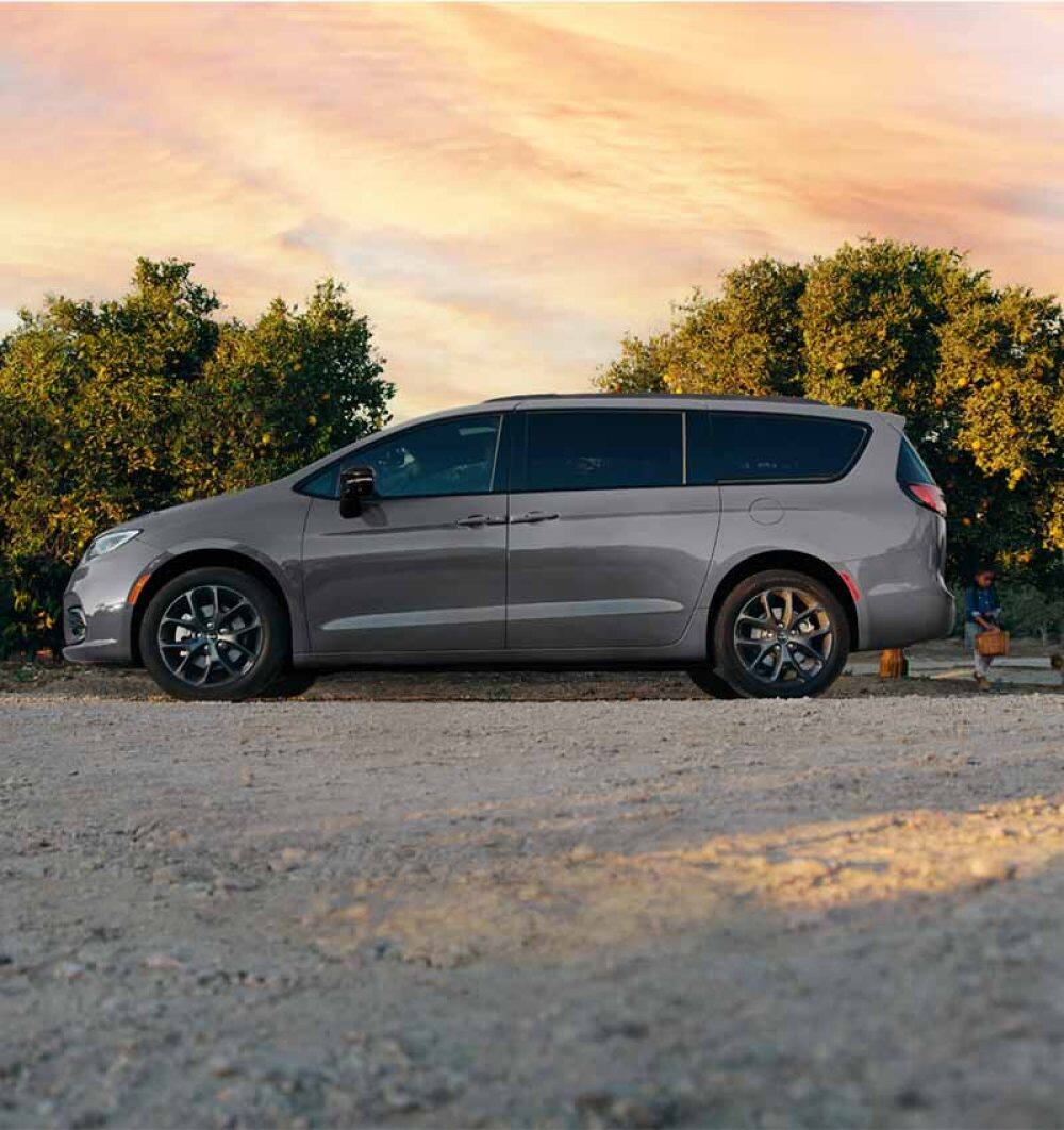 2024 Chrysler Pacifica Images Internal & External Photos