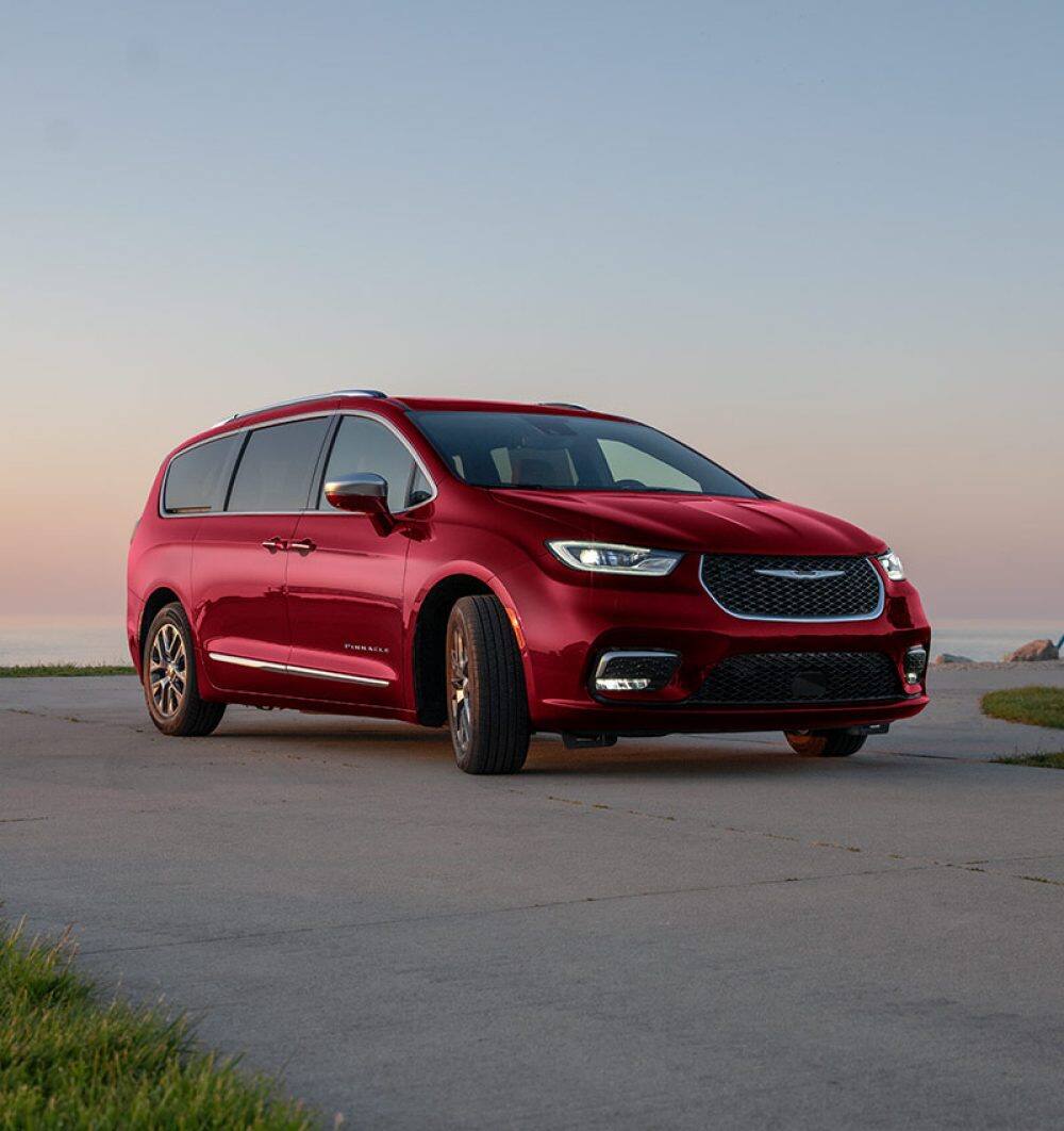 2024 Chrysler Pacifica Hybrid Gallery Minivan Images