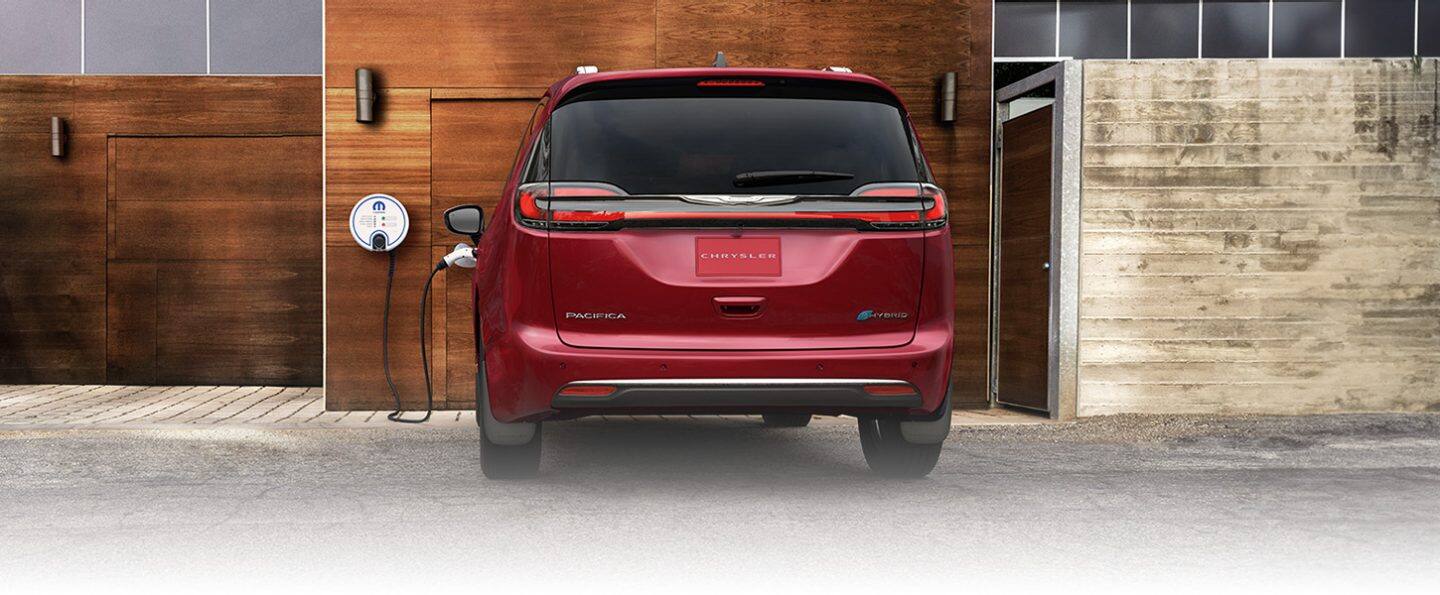 2024 Chrysler Pacifica Plug-In Hybrid Minivan