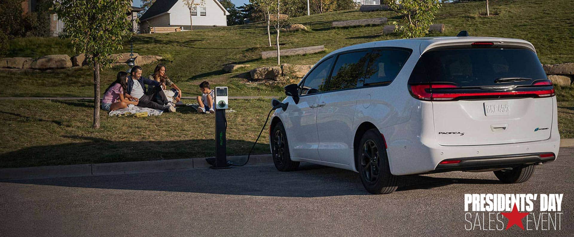 2024 Chrysler Pacifica PlugIn Hybrid Minivan