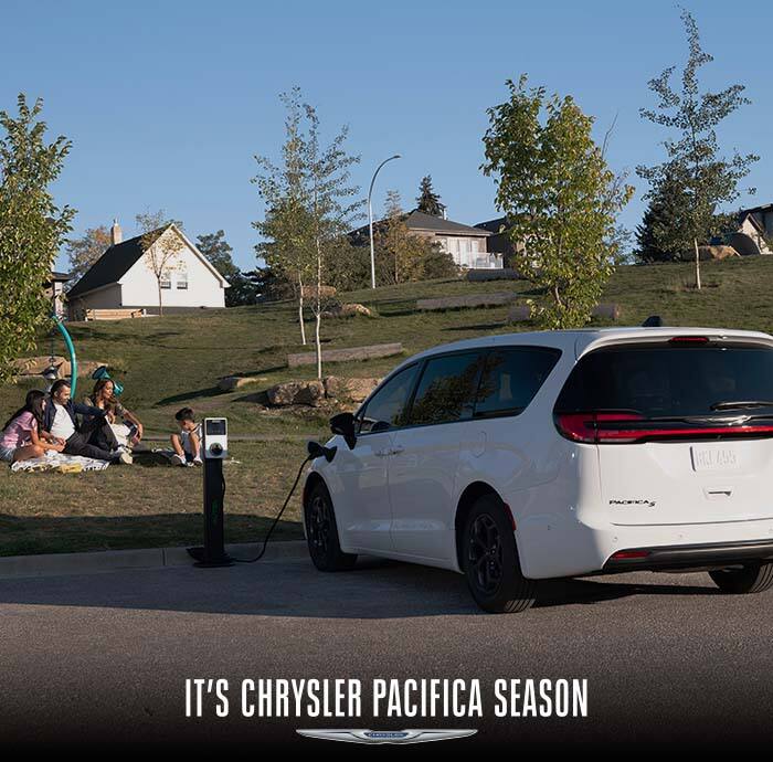 2025 Chrysler Pacifica PlugIn Hybrid Minivan