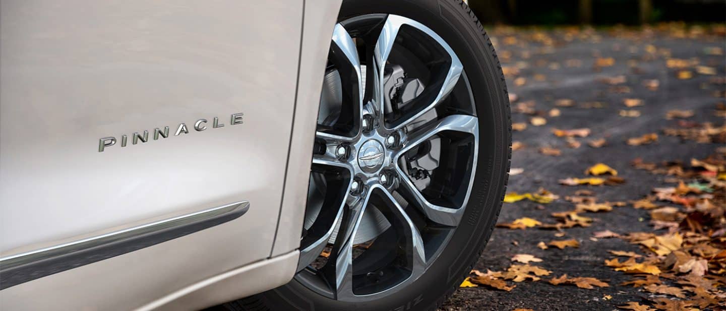 2026 Chrysler Pacifica premium wheel design