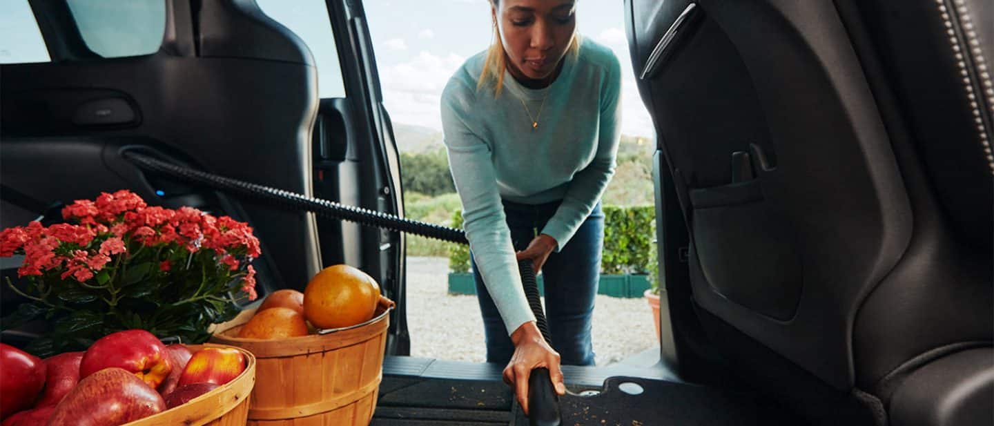 2026 Chrysler Pacifica built-in Stow 'n Vac vacuum system