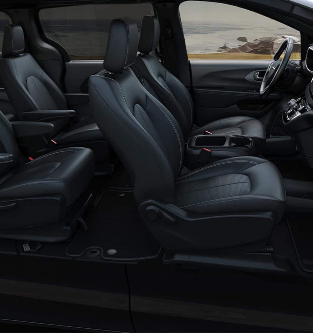 Chrysler Voyager Pictures - Official Image Gallery