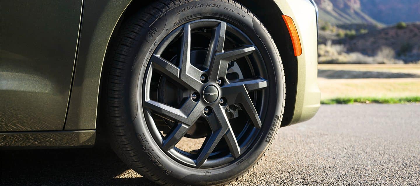 Display A wheel on the 2027 Chrysler Pacifica, grayed back. Chrysler.