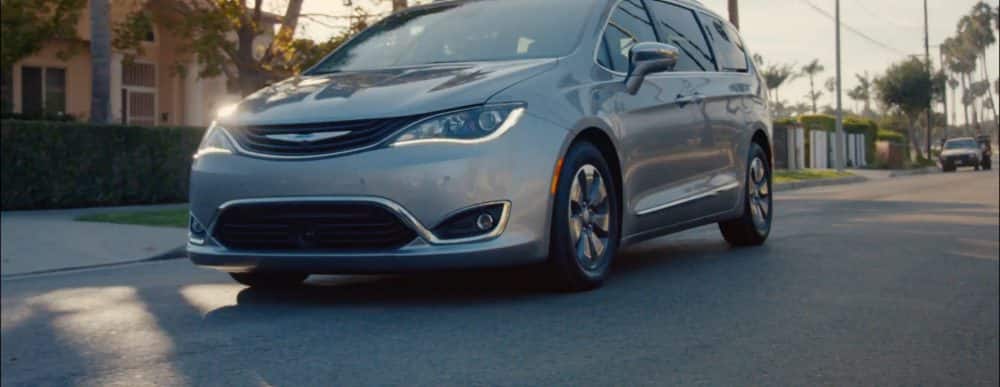 Chrysler Official Site Carinivans Image
