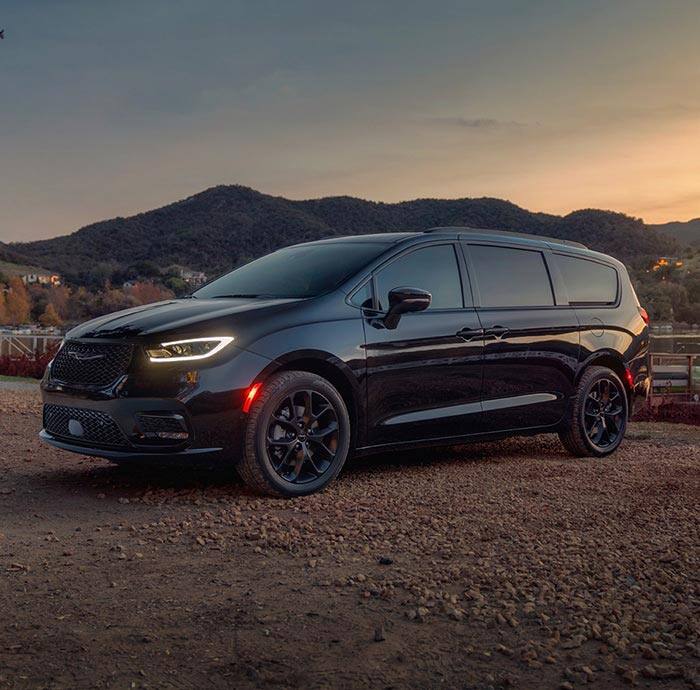 Minivan Modles Minivans: Pacifica & Voyager Models | Chrysler Official Site